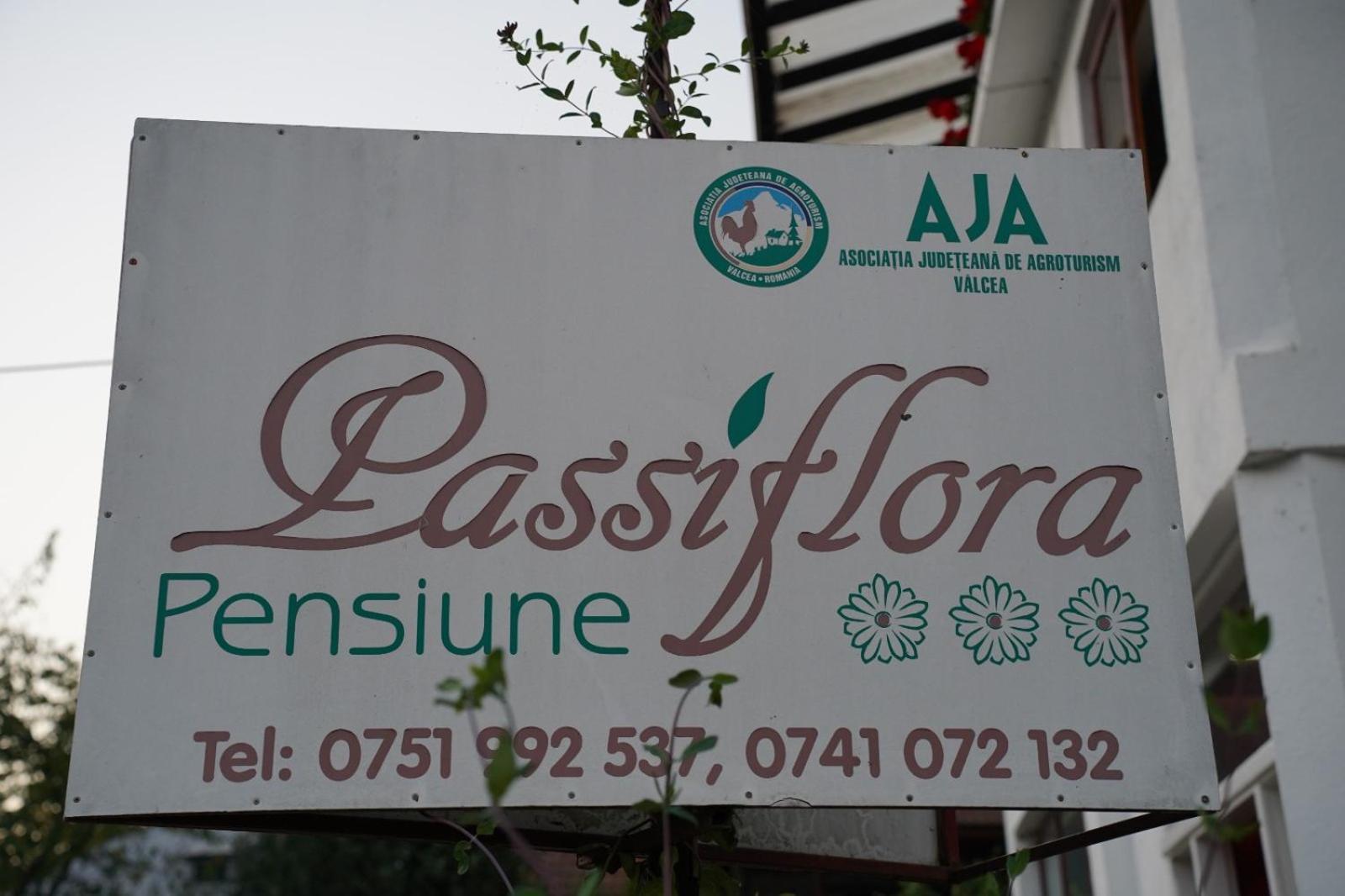 Passiflora Hotel Voineasa Luaran gambar